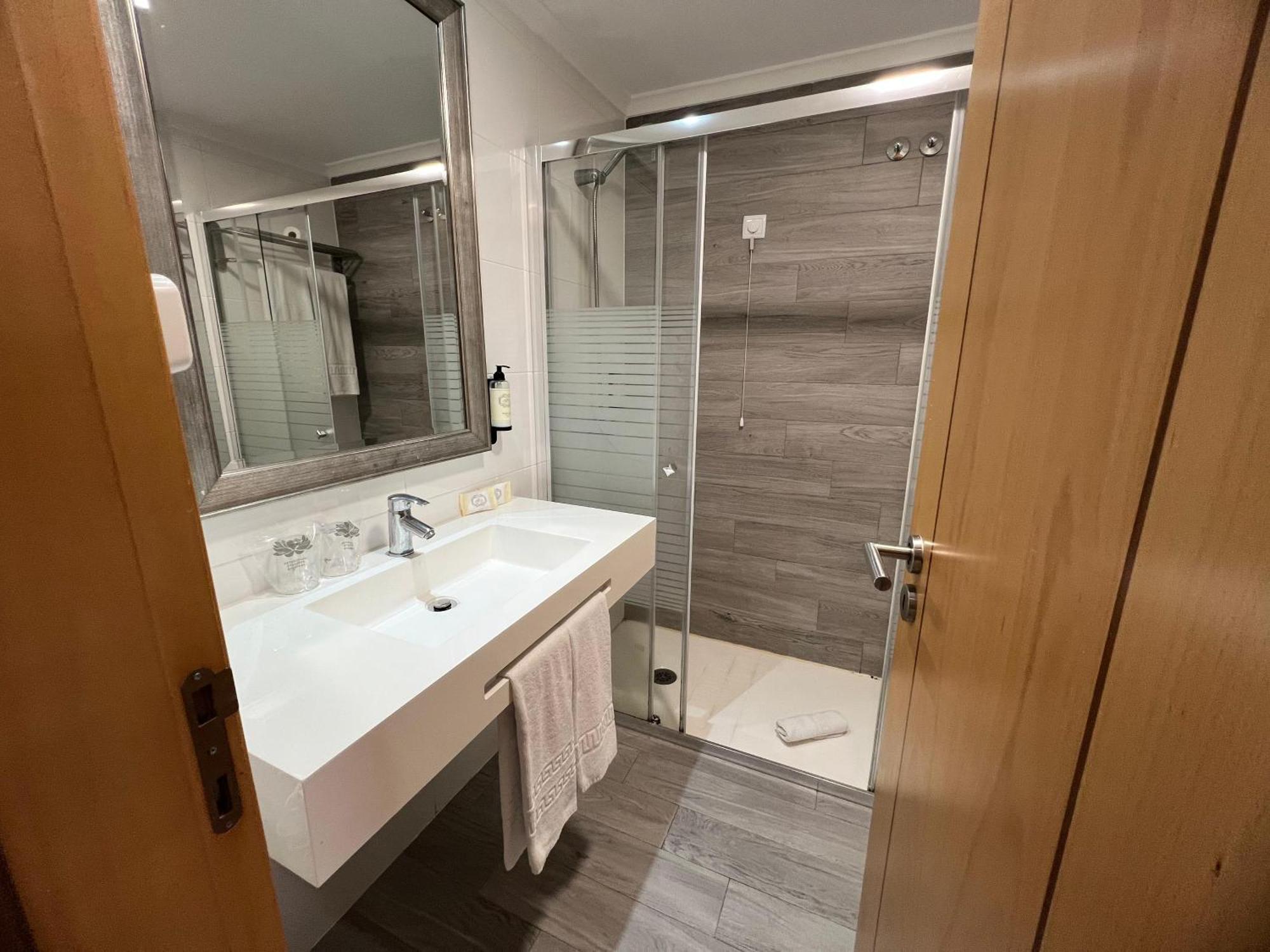 Be One Hotel Caldas Da Rainha - By Mhmb Hospitality Værelse billede